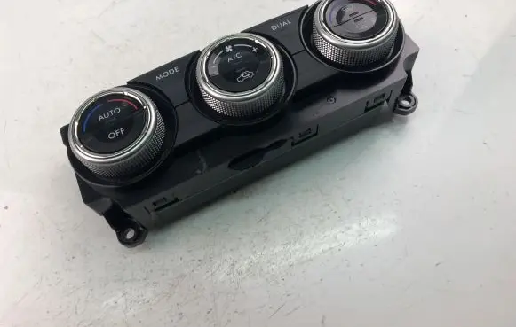 Subaru XV Interior fan control switch 72311FJ811