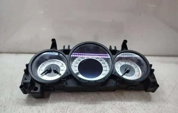 Mercedes-Benz C W204 Speedometer (instrument cluster) A2049003508