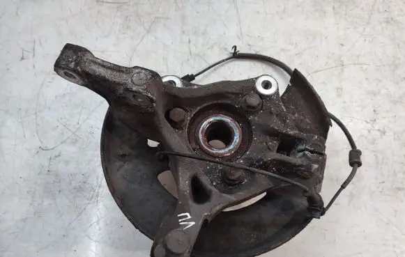 Opel Zafira C Front wheel hub