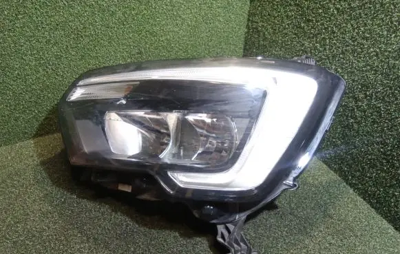 Renault Master III Headlight/headlamp 260607867R