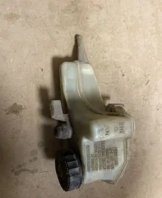 Volkswagen PASSAT B4 Brake fluid reservoir 03350882762