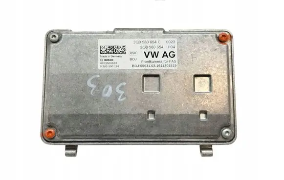 Volkswagen Touran III Front bumper camera 3Q0980654C