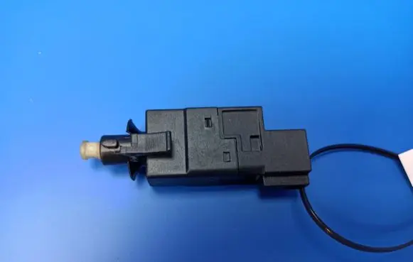 Mercedes-Benz E W211 Brake pedal sensor switch 0015454009
