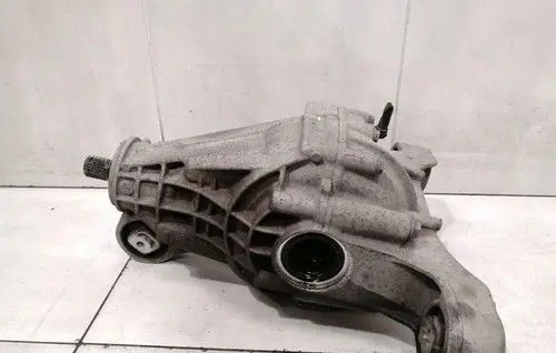 Porsche Cayenne (92A) Rear differential/diff mount bracket 95835001105