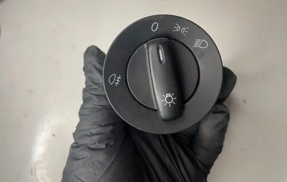 Volkswagen Golf Plus Light switch 1K0941431BB