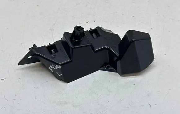 Ford Focus Front bumper mounting bracket JX7B17D959