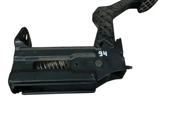 Skoda Octavia Mk1 (1U) Clutch pedal 1J1721059AD