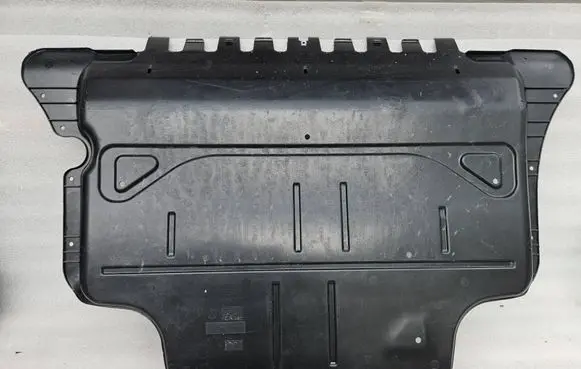 Skoda Kodiaq Engine splash shield/under tray 5QF825236
