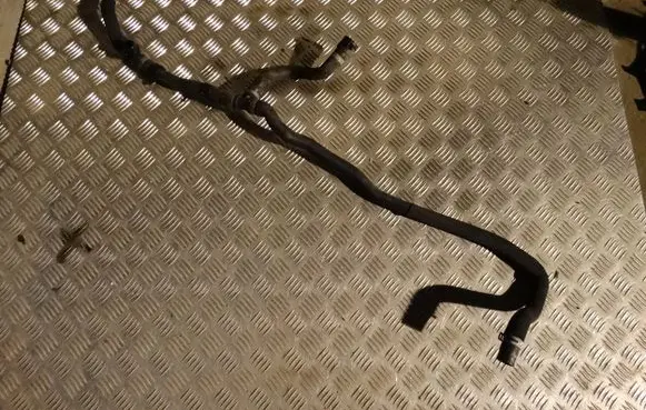 BMW X7 G07 Engine coolant pipe/hose 6821658