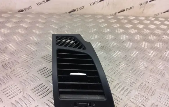 BMW 1 E82 E88 Dashboard side air vent grill/cover trim 7059188