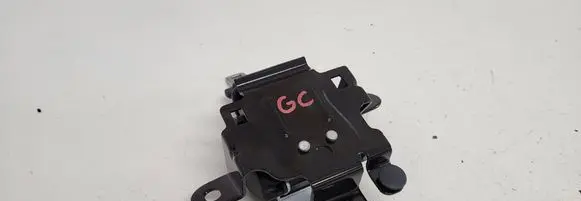 Middle seatbelt (rear)