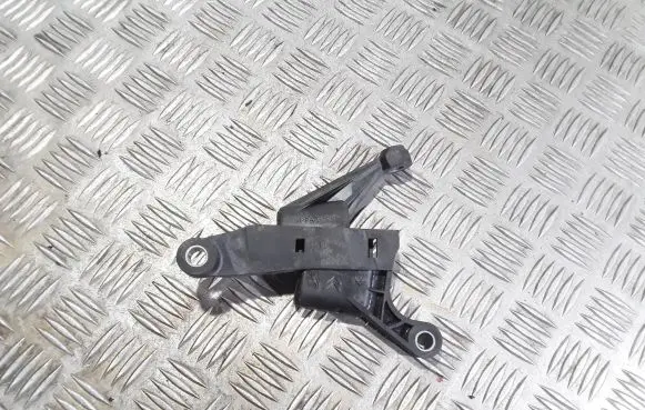 Opel Crossland X Other engine bay part 9803011280