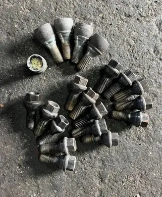 BMW 1 E81 E87 Nuts/bolts 