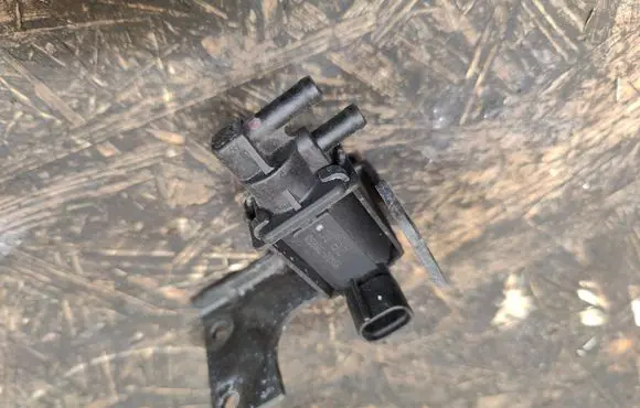 Hyundai XG Turbo solenoid valve 3946038650