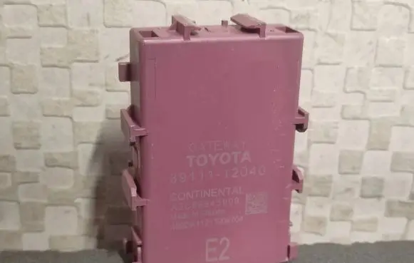 Toyota RAV 4 (XA50) Gateway control module 8911112040