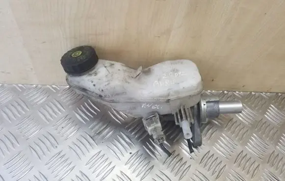 Toyota Auris 150 Master brake cylinder 0204255330