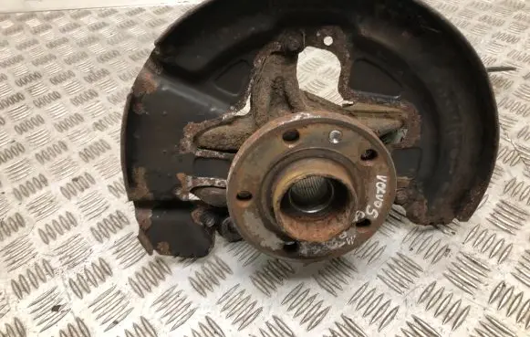 Volvo S60 Front wheel hub