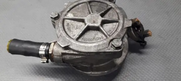 BMW 5 E39 Vacuum pump
