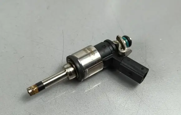 KIA Sportage Fuel injector 353102M417