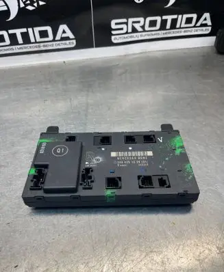 Mercedes-Benz CLK A209 C209 Door control unit/module 2098201226