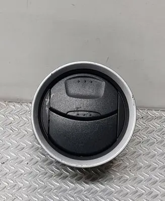 Ford Fiesta Dash center air vent grill W11305