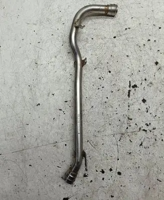 Audi Q7 4M Engine coolant pipe/hose 06E131831S