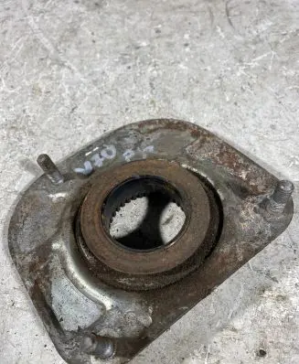 Volvo V70 Coil spring mount 