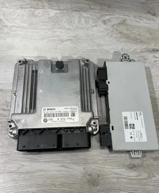 BMW 7 F01 F02 F03 F04 Engine control unit/module 8573779 0281019723