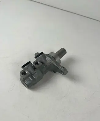Citroen Berlingo Master brake cylinder 9654002180