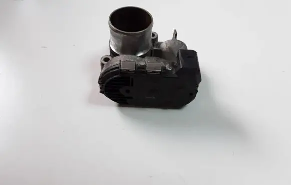 Nissan Qashqai Throttle valve 8200330810E
