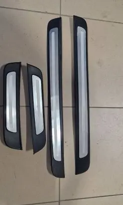 Front sill trim cover