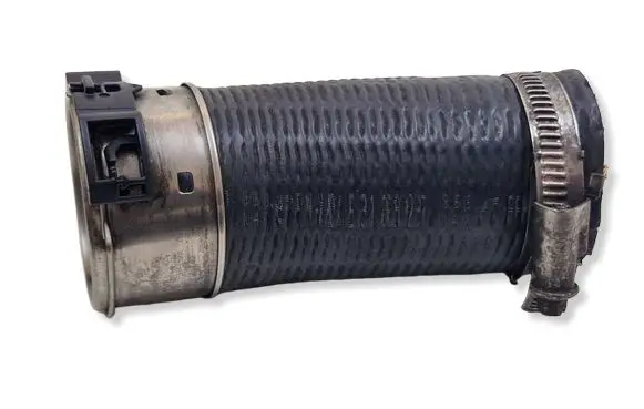 Land Rover Discovery Sport Intercooler hose/pipe 