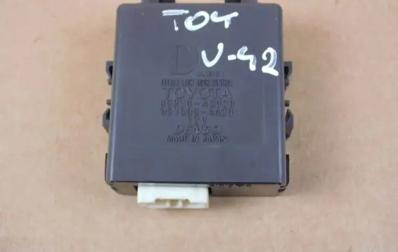 Lexus NX Door central lock control unit/module 8597042020