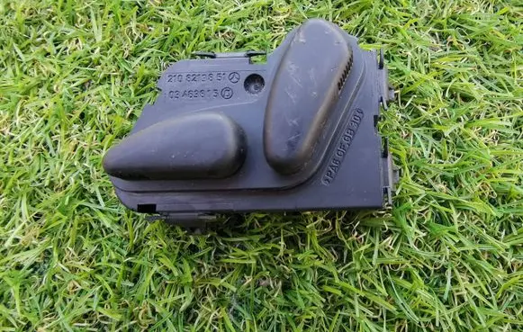 Mercedes-Benz C W203 Seat control switch 2108213851 03463815
