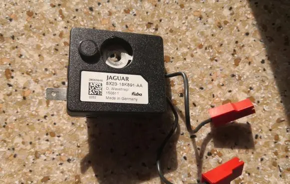 Jaguar XF X250 Antenna control unit 8X23-18K891-AA