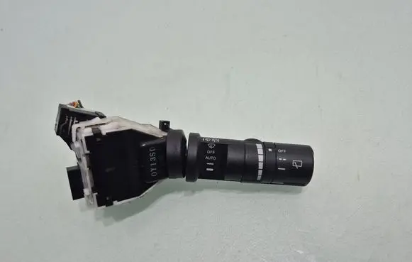 Nissan Qashqai+2 Wiper control stalk 