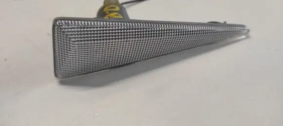 Front fender indicator light