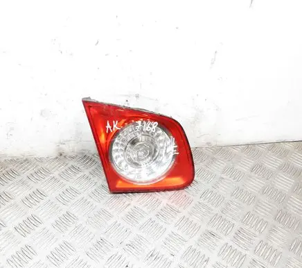 Volkswagen Jetta V Tailgate rear/tail lights 1K5945093 983151 0507060545