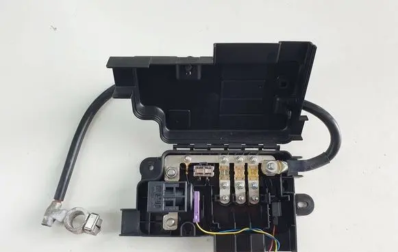 Volkswagen PASSAT CC Fuse module 3C0937548-c 3c0937548