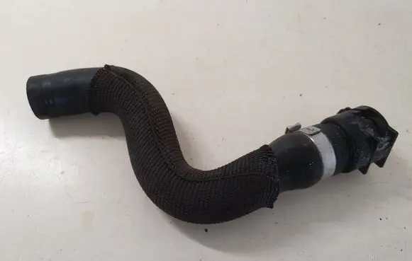 Audi Q2 - Engine coolant pipe/hose