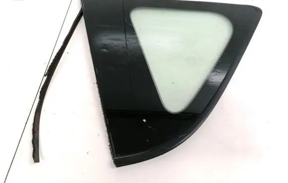 Toyota RAV 4 (XA30) Rear side window