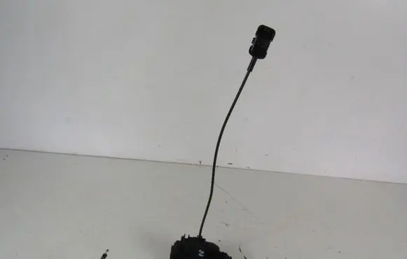 Renault Clio III Front door lock 