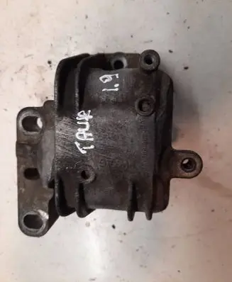 Volkswagen Touran I Engine mount bracket 1K0199262BA