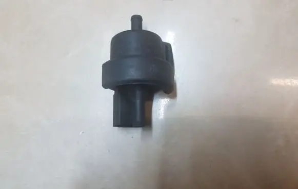 Audi A4 S4 B5 8D Turbo solenoid valve 058133459
