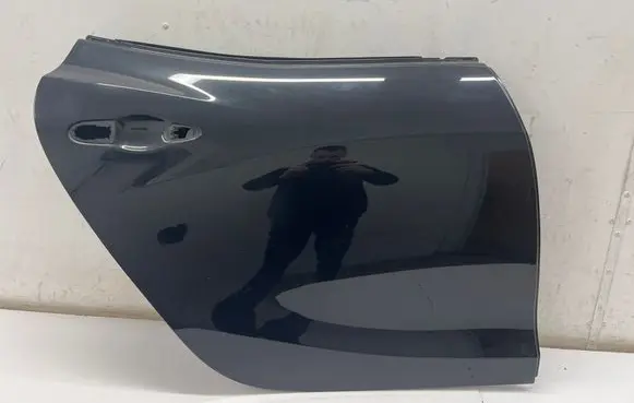 Maserati Ghibli Rear door