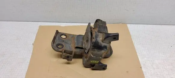 Toyota Verso Engine mount bracket