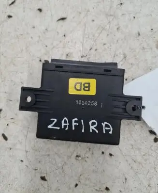 Opel Zafira A Light module LCM 09135156