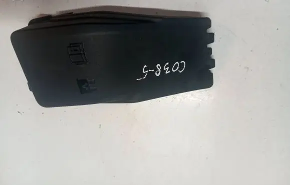 Volvo XC60 Fuse box cover 30644652