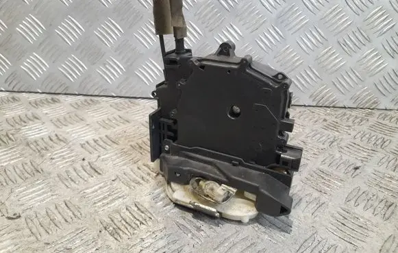 Mitsubishi Outlander Rear door lock 07214