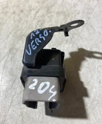 Toyota Verso Glow plug pre-heat relay 2861067010 1567000671